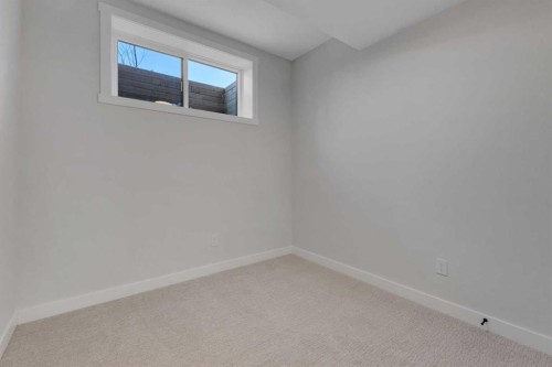 4307 30 Avenue Sw, Calgary, AB - Indoor Photo Showing Other Room