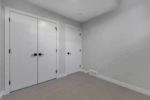 4307 30 Avenue Sw, Calgary, AB - Indoor Photo Showing Other Room