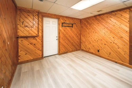 20 Bernard Way Nw, Calgary, AB - Indoor Photo Showing Other Room