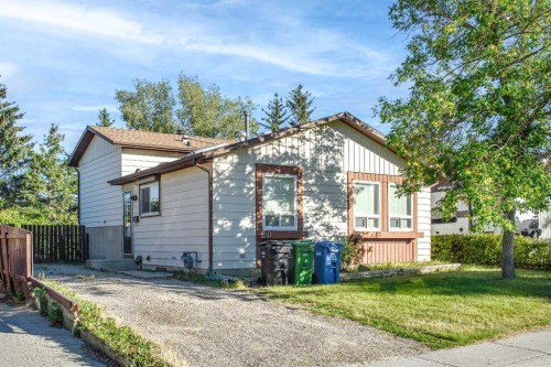 20 Bernard Way Nw, Calgary, AB - Outdoor