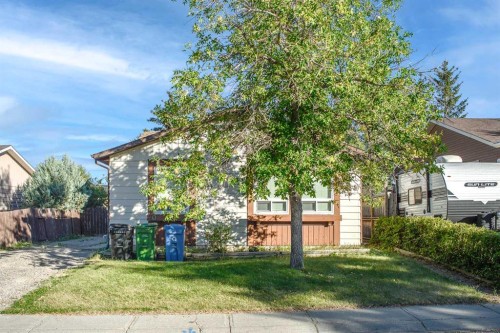 20 Bernard Way Nw, Calgary, AB - Outdoor