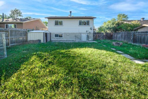 20 Bernard Way Nw, Calgary, AB - Outdoor