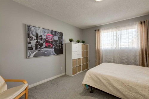 41 Harvest Glen Heights Ne, Calgary, AB - Indoor Photo Showing Bedroom