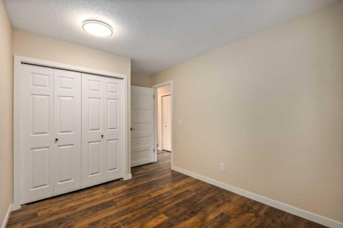 131 Stratton Crescent Sw, Calgary, AB - Indoor Photo Showing Other Room