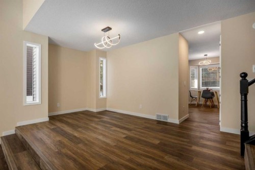 131 Stratton Crescent Sw, Calgary, AB - Indoor Photo Showing Other Room
