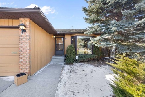 12 Castlefall Road Ne, Calgary, AB - Outdoor