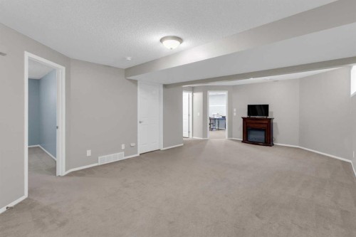 24 Evansbrooke Point Nw, Calgary, AB - Indoor Photo Showing Other Room