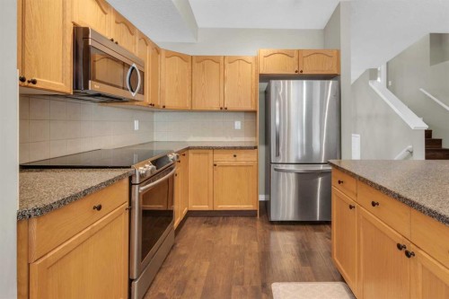 24 Evansbrooke Point Nw, Calgary, AB - Indoor Photo Showing Kitchen