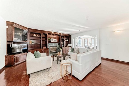 218 Schiller Place Nw, Calgary, AB - Indoor Photo Showing Living Room