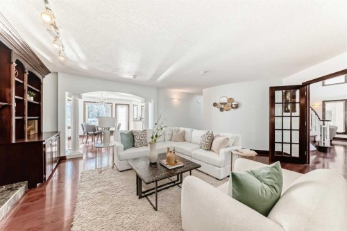 218 Schiller Place Nw, Calgary, AB - Indoor Photo Showing Living Room