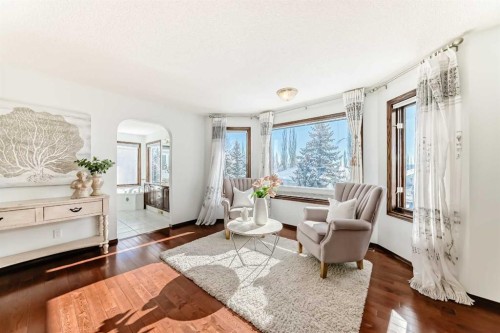 218 Schiller Place Nw, Calgary, AB - Indoor Photo Showing Living Room