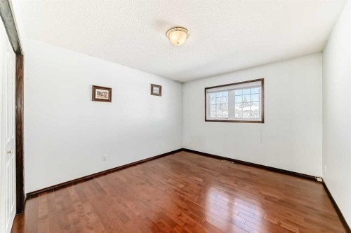 218 Schiller Place Nw, Calgary, AB - Indoor Photo Showing Other Room