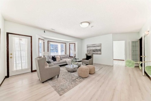 218 Schiller Place Nw, Calgary, AB - Indoor Photo Showing Living Room