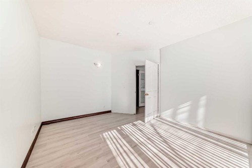 218 Schiller Place Nw, Calgary, AB - Indoor