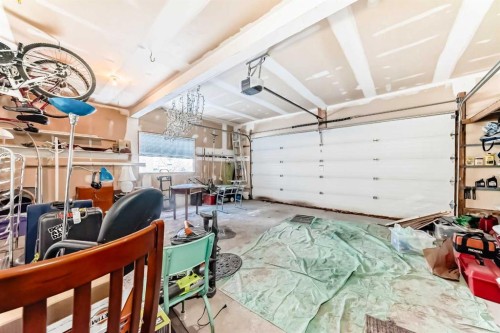 218 Schiller Place Nw, Calgary, AB - Indoor Photo Showing Garage