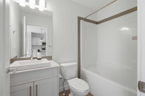 213-20 Walgrove Walk Se, Calgary, AB - Indoor Photo Showing Bathroom