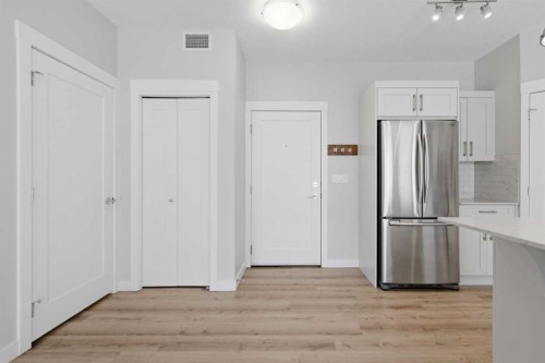 213-20 Walgrove Walk Se, Calgary, AB - Indoor Photo Showing Kitchen