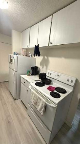 1917 5 Street Sw, Calgary, AB - Indoor Photo Showing Laundry Room