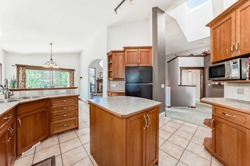 60 Hamptons Terrace Nw, Calgary, AB - Indoor Photo Showing Kitchen With Double Sink