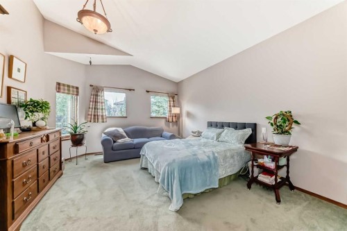 60 Hamptons Terrace Nw, Calgary, AB - Indoor Photo Showing Bedroom