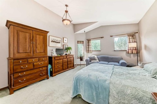 60 Hamptons Terrace Nw, Calgary, AB - Indoor Photo Showing Bedroom