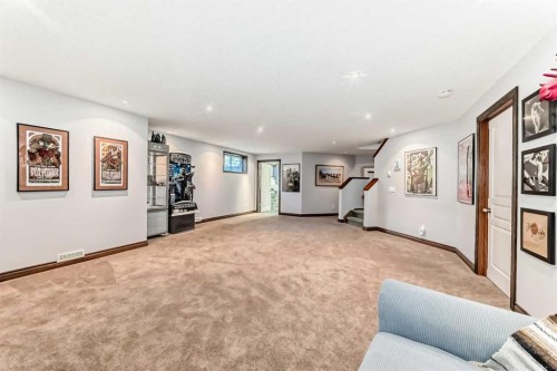 60 Hamptons Terrace Nw, Calgary, AB - Indoor Photo Showing Other Room