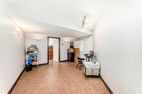 60 Hamptons Terrace Nw, Calgary, AB - Indoor Photo Showing Other Room