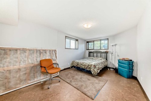 60 Hamptons Terrace Nw, Calgary, AB - Indoor Photo Showing Bedroom