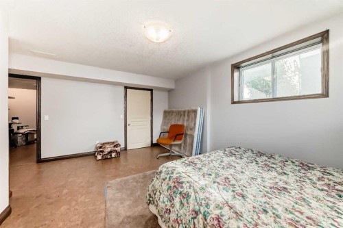 60 Hamptons Terrace Nw, Calgary, AB - Indoor Photo Showing Bedroom