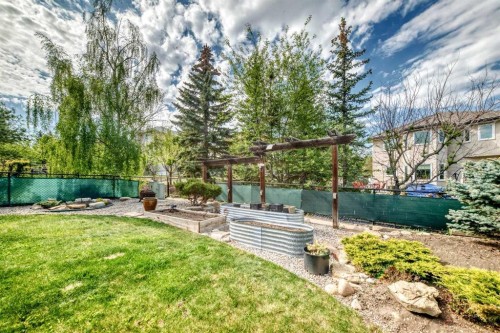60 Hamptons Terrace Nw, Calgary, AB - Outdoor