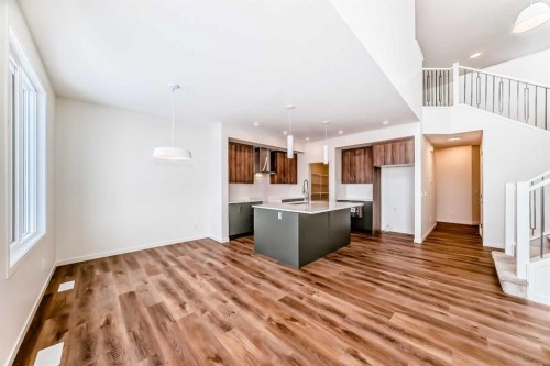 23 Bartlett Crescent Se, Calgary, AB - Indoor Photo Showing Kitchen