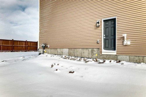 23 Bartlett Crescent Se, Calgary, AB - Outdoor