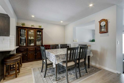 210 Cranbrook Square Se, Calgary, AB - Indoor Photo Showing Dining Room