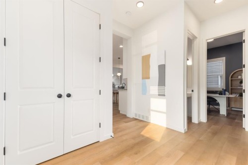 80 Creekside Path Sw, Calgary, AB - Indoor Photo Showing Other Room