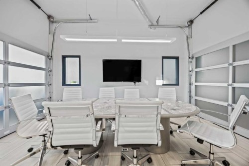 1742 10 Avenue Sw, Calgary, AB 