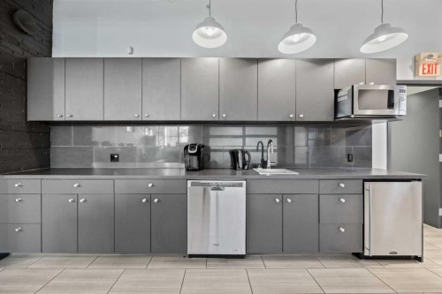 1742 10 Avenue Sw, Calgary, AB 