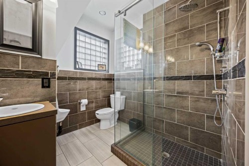 1742 10 Avenue Sw, Calgary, AB 