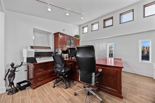 1742 10 Avenue Sw, Calgary, AB 