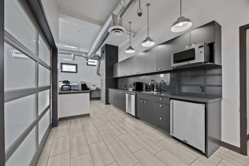 1742 10 Avenue Sw, Calgary, AB 