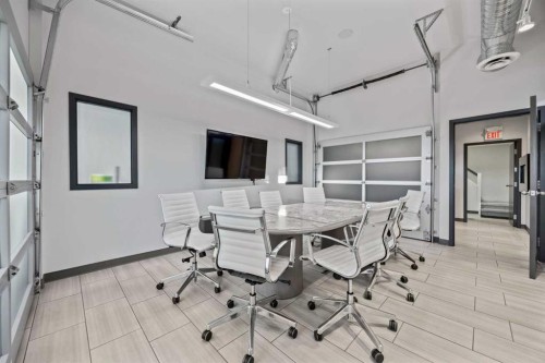 1742 10 Avenue Sw, Calgary, AB 