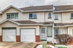 144 Country Hills Villas NW Calgary, AB T3K 4S8