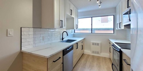 29-2400 15 Street SW Calgary, AB T2T 5S3
