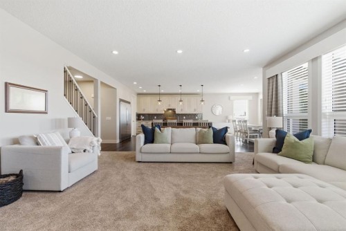 124 Ranch Road, Okotoks, AB - Indoor Photo Showing Living Room