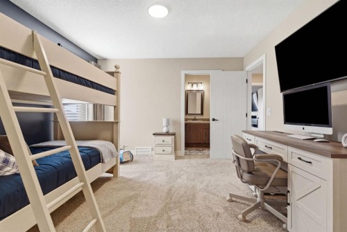 124 Ranch Road, Okotoks, AB - Indoor Photo Showing Other Room