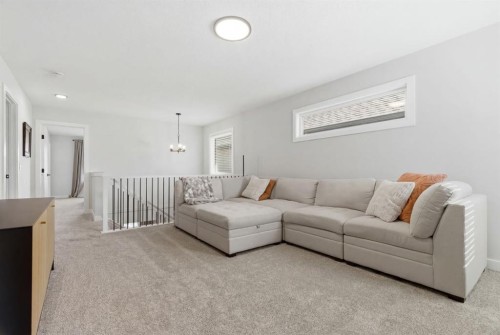 117 Ranchers View, Okotoks, AB - Indoor Photo Showing Living Room