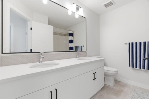 117 Ranchers View, Okotoks, AB - Indoor Photo Showing Bathroom