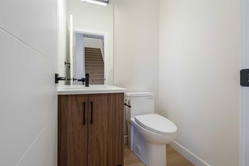 231 Sage Hill Circle Nw, Calgary, AB - Indoor Photo Showing Bathroom