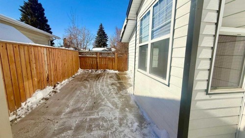 8416 7 Street Sw, Calgary, AB - Outdoor With Exterior