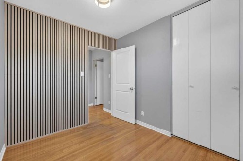 8416 7 Street Sw, Calgary, AB - Indoor Photo Showing Other Room