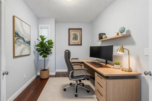 16 Redstone Parade Ne, Calgary, AB - Indoor Photo Showing Office